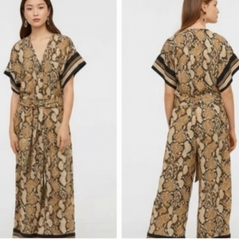 H&M Snakeskin Print Short Sleeve Jumpsuit V-Neck Ankle-Length Size 4 US